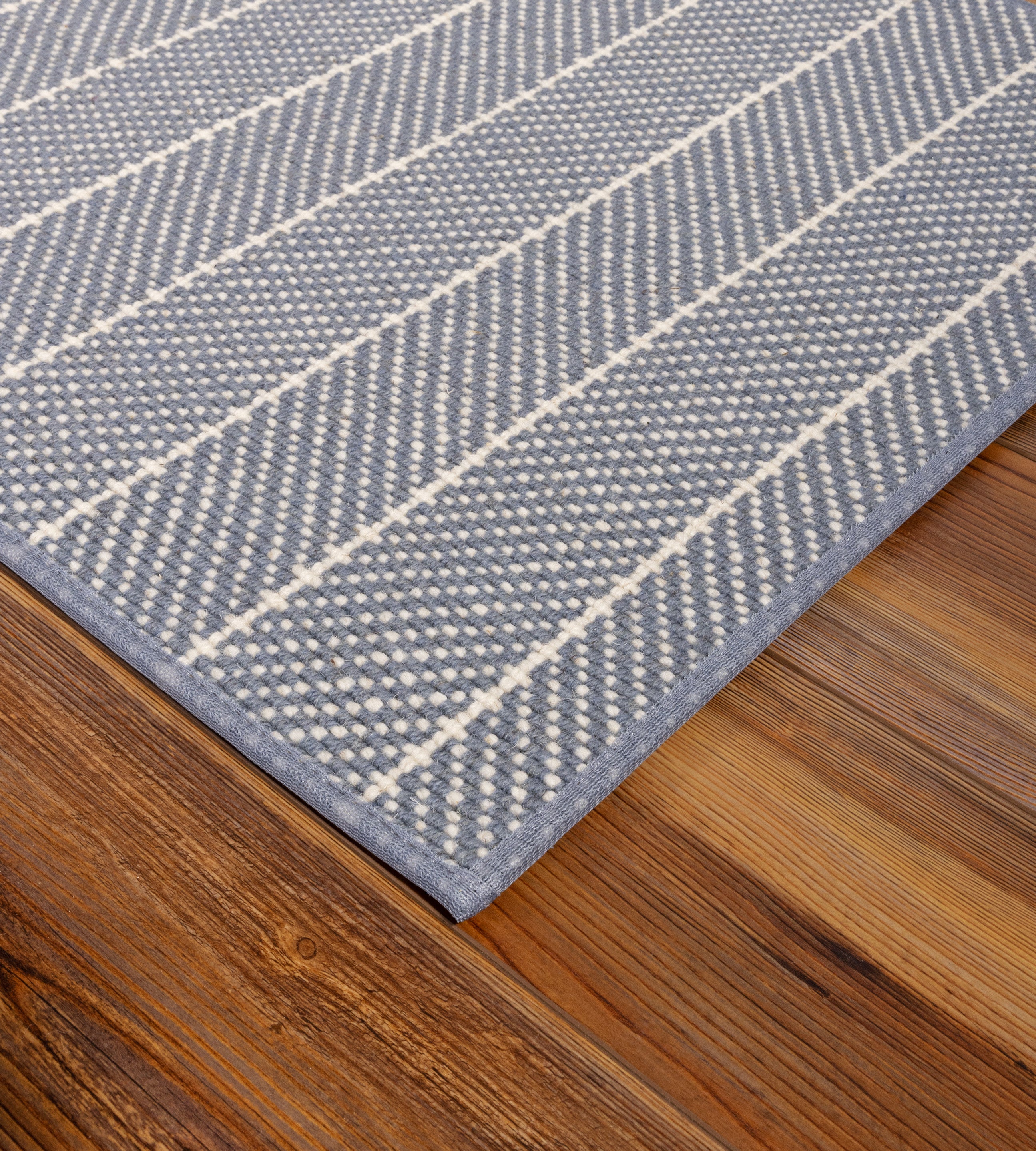 Cantebury_Runner_SoftBlue