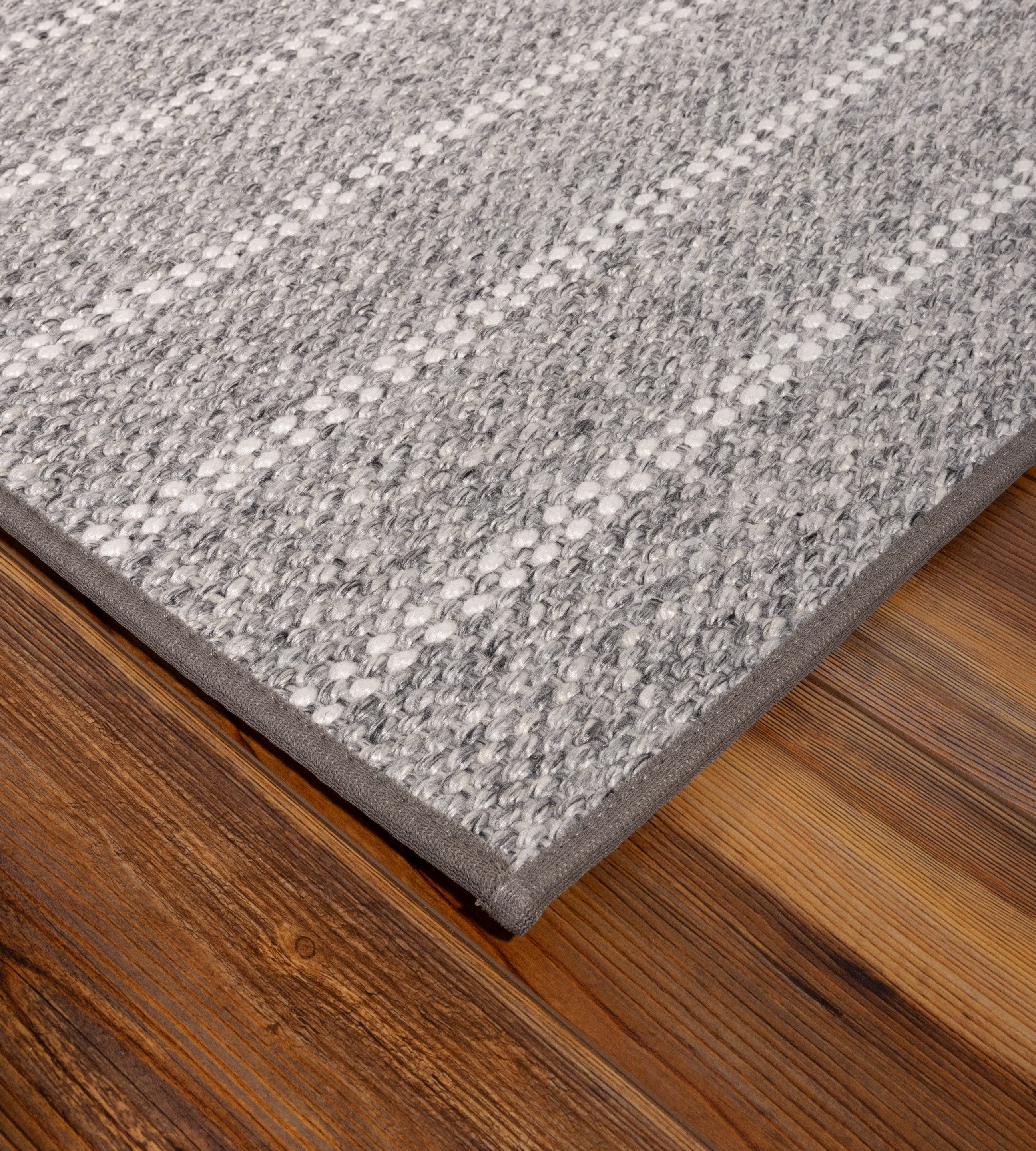 Felicity_Runner_Fog_0b2a680f-b4c5-4570-a2a9-898c5d34ab84