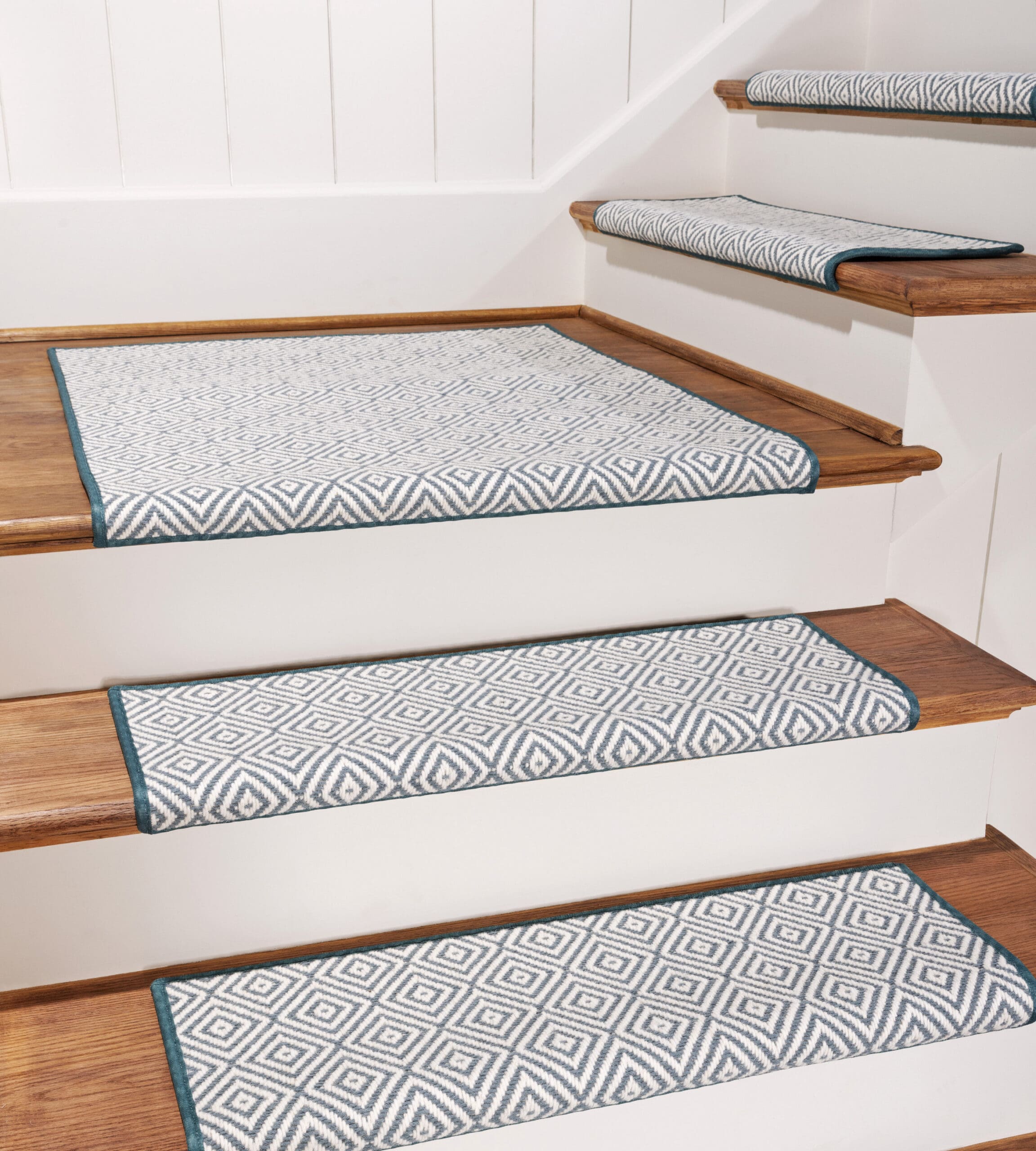 WoolDiamond_Blue_Landing